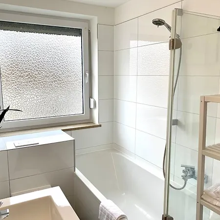 Modern 2-bedroom Near Messe 2-4 Guests 아우크스부르크