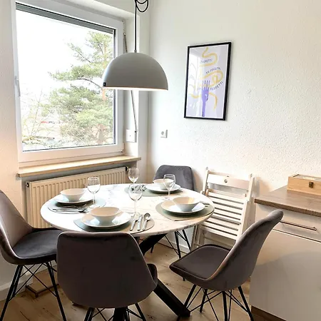 Modern 2-bedroom Near Messe 2-4 Guests 아파트 *