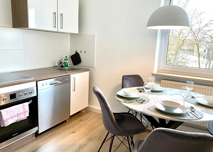Modern 2-bedroom Near Messe 2-4 Guests 公寓