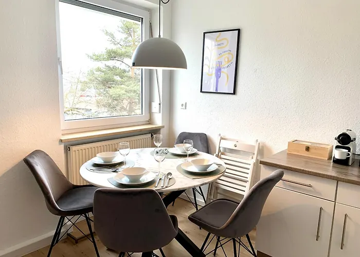 Modern 2-bedroom Near Messe 2-4 Guests Apartman *
